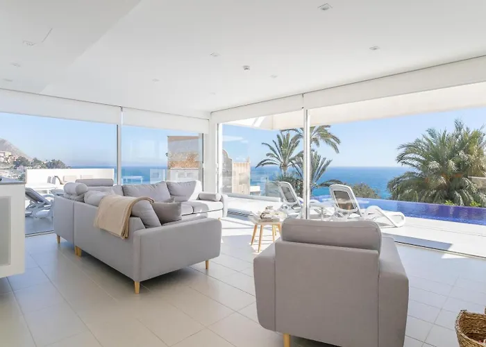 Villa Designvilla With Breathtaking View For 14 Guests