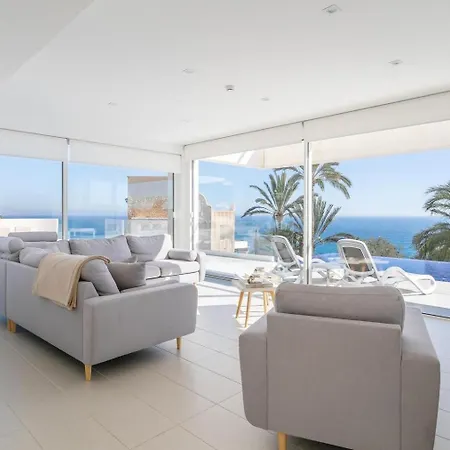 Villa Designvilla With Breathtaking View For 14 Guests