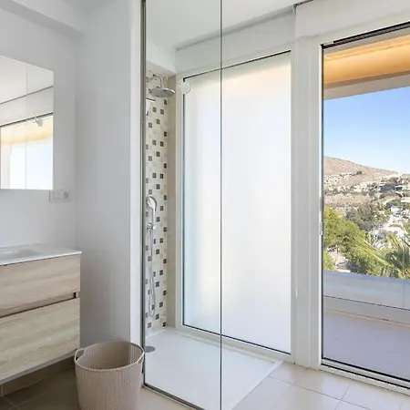 Designvilla With Breathtaking View For 14 Guests