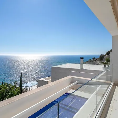 Designvilla With Breathtaking View For 14 Guests Villa