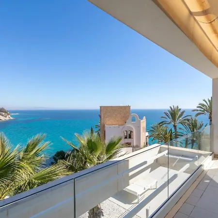 Designvilla With Breathtaking View For 14 Guests Villa